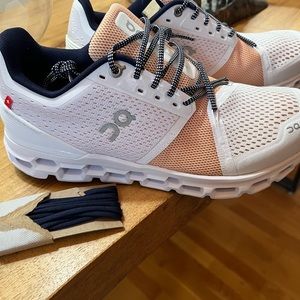 On Cloud cloud stratus size 9